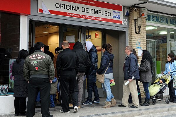 Afiche de «Sesión 1: Ciclo de Charlas sobre Desempleo e Informalidad en el sector Popular»